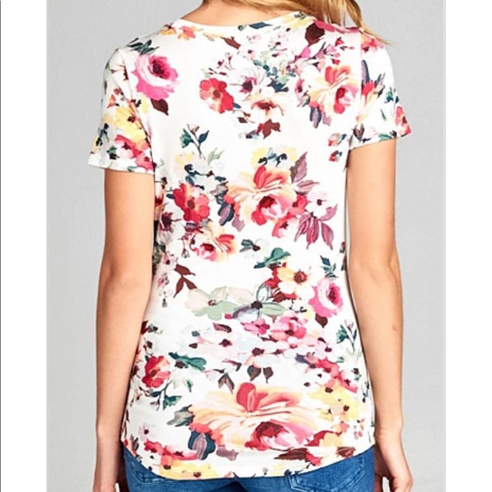 🎉HP 5/23 🎉 Boutique Floral Top “Lauren” - Picture 2 of 2